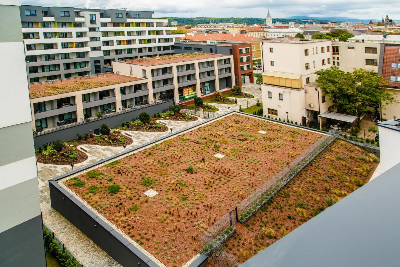 The Town Hall Residence -Welcome Home Apartment-Free Outdoor Parking-Ac Kosice Exterior photo